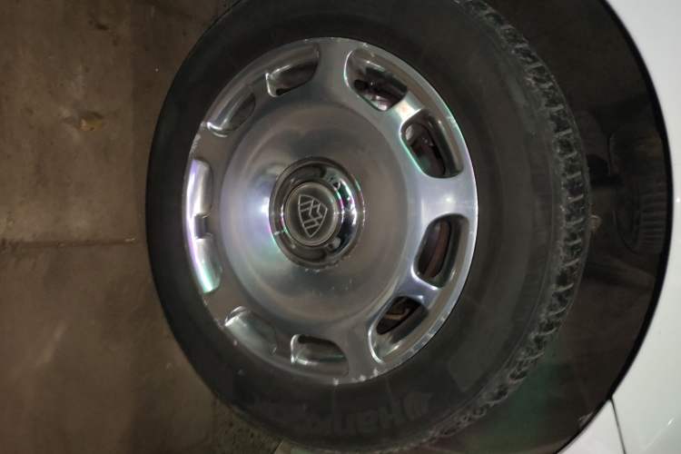 Used Mercedes-Benz Vito 2021 2.0T Elite Version 7 Seats Right Front Wheel Hub