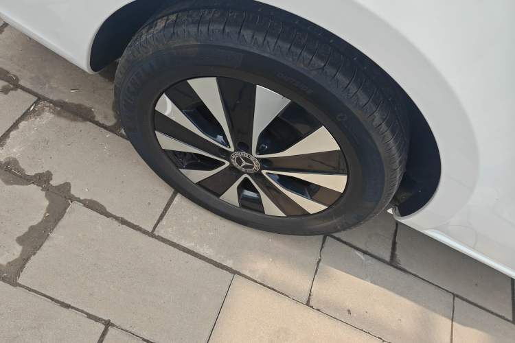 Used Mercedes-Benz Vito 2021 2.0T Business Version 7 Seats Right Rear Wheel Hub
