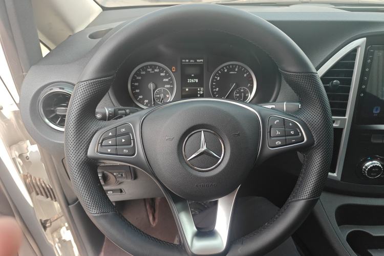 Used Mercedes-Benz Vito 2021 2.0T Business Version 7 Seats Steering Wheel