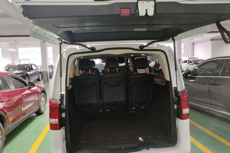 Used Mercedes-Benz Vito 2021 2.0T Elite Version 7 Seats Trunk