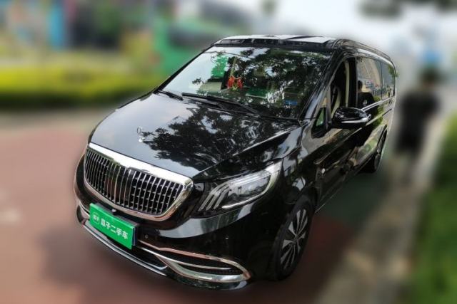 Używany Mercedes-Benz Vito Mercedes-Benz V-Class 2022, 7-seater, automatic transmission, gasoline, customized vehicle, single‑brand badge