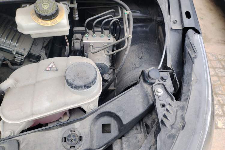 Used Mercedes-Benz Vito  Engine Bay Left