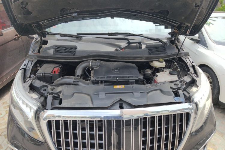 Used Mercedes-Benz Vito  Engine Bay
