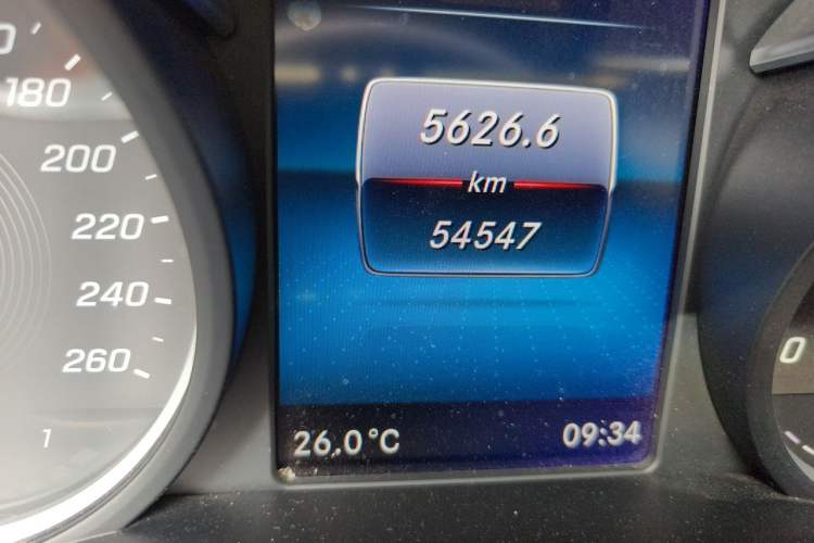 Used Mercedes-Benz Vito  Odometer Close Up