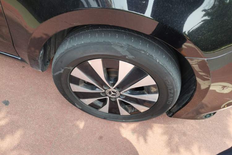 Used Mercedes-Benz Vito  Right Front Wheel Hub