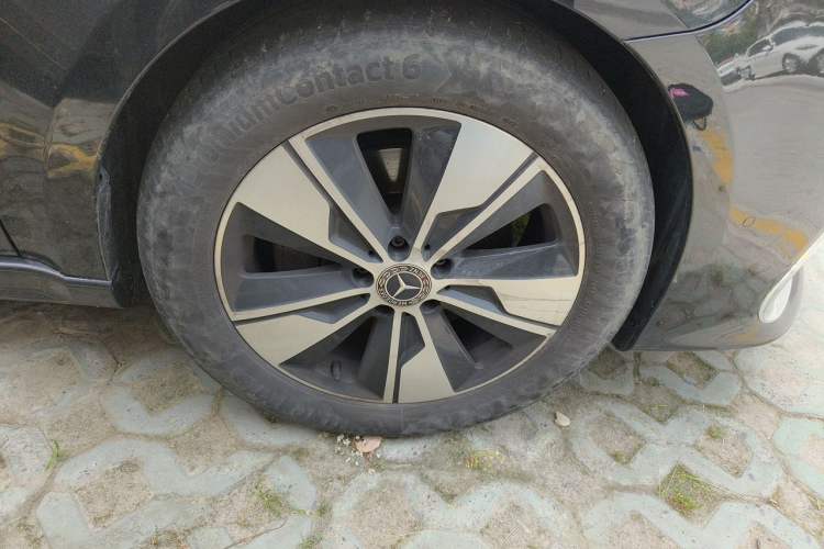 Used Mercedes-Benz Vito  Right Front Wheel Hub