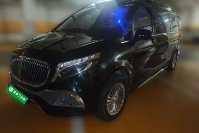 Ojetý Mercedes-Benz Vito 2023 2.0T Elite Version 7 Seats