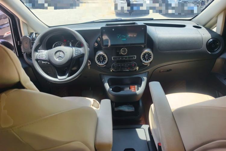 Used Mercedes-Benz Vito 2023 2.0T Elite Version 7 Seats Center Console