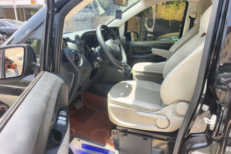 Used Mercedes-Benz Vito 2023 2.0T Elite Version 7 Seats Driver Seat