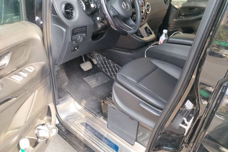 Used Mercedes-Benz Vito 2023 2.0T Elite Version 7 Seats Driver Seat