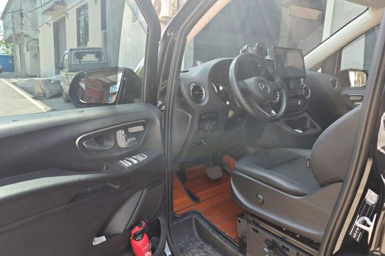 Used Mercedes-Benz Vito 2023 2.0T Business Version 7 Seats Driver Seat
