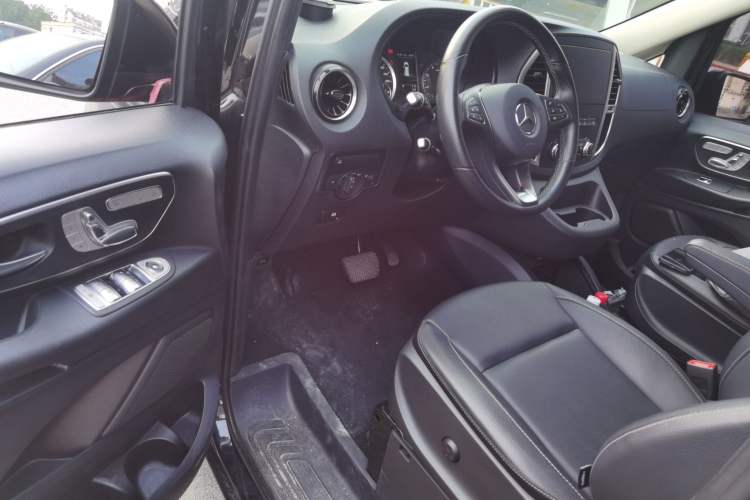 Used Mercedes-Benz Vito 2023 2.0T Business Version 7 Seats Driver Seat