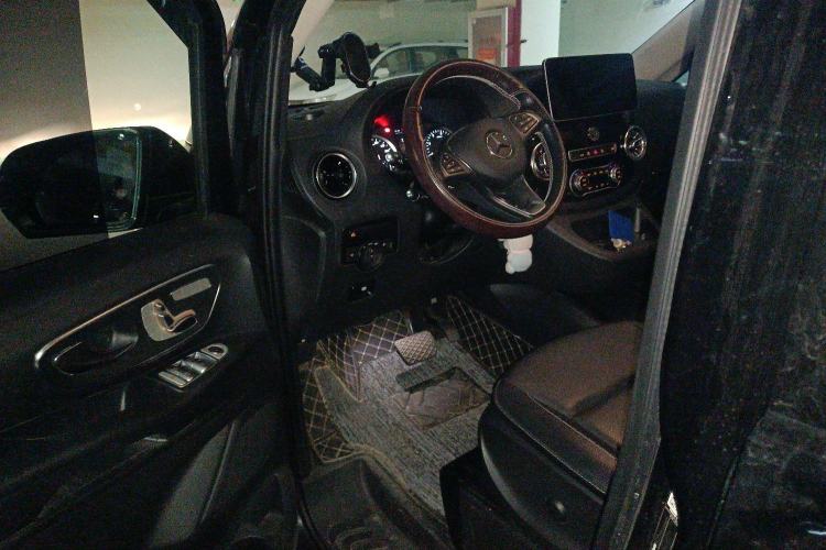 Used Mercedes-Benz Vito 2023 2.0T Business Version 7 Seats Driver Seat