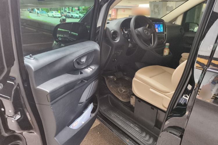 Used Mercedes-Benz Vito 2023 2.0T Elite Version 7 Seats Driver Seat