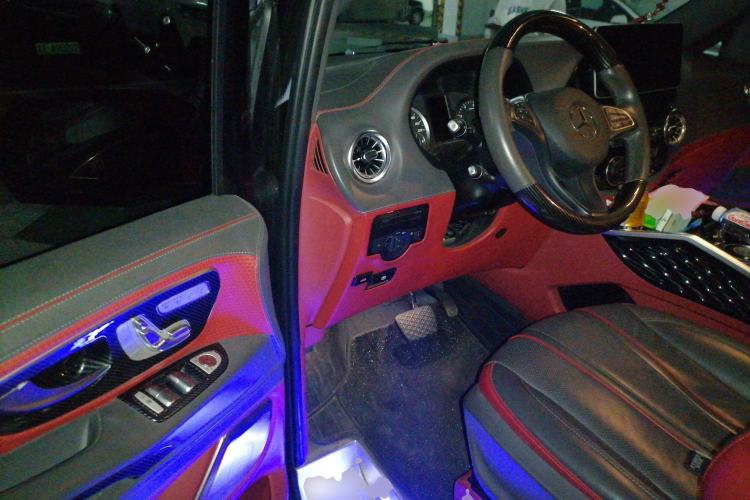 Used Mercedes-Benz Vito 2023 2.0T Elite Version 7 Seats Driver Seat