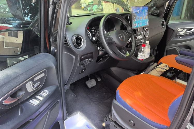 Used Mercedes-Benz Vito 2023 2.0T Business Version 7 Seats Driver Seat
