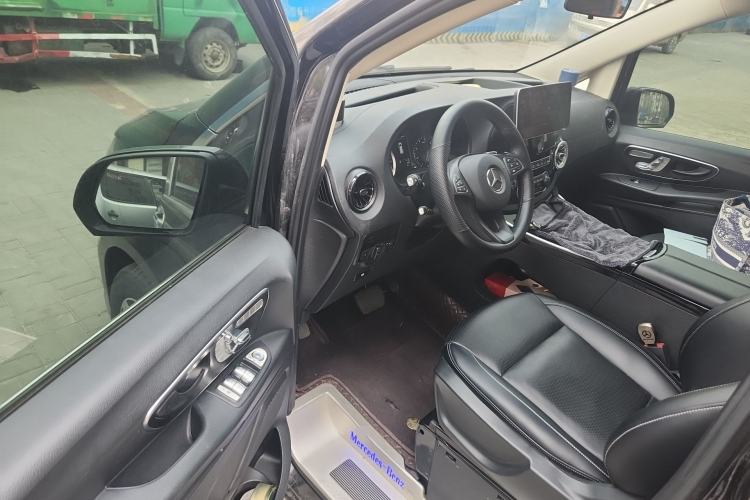 Used Mercedes-Benz Vito 2023 2.0T Elite Version 7 Seats Driver Seat