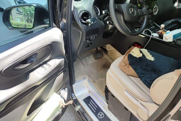 Used Mercedes-Benz Vito 2023 2.0T Elite Version 7 Seats Driver Seat