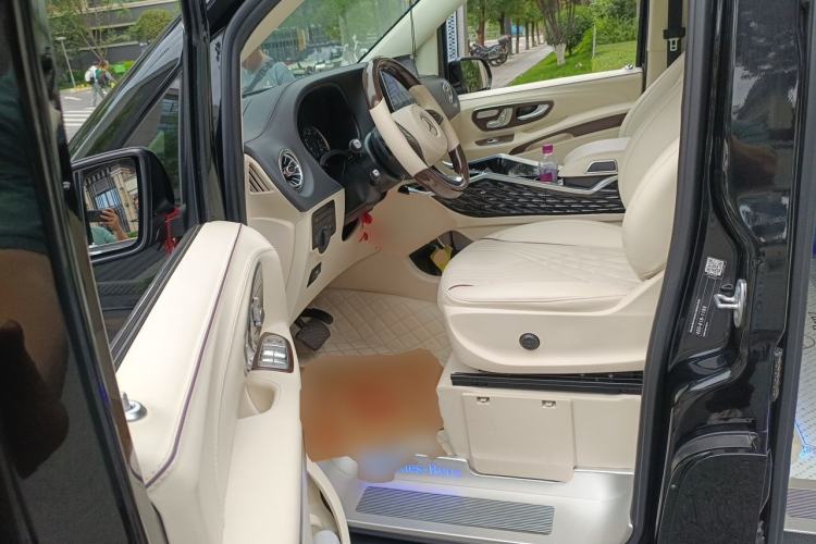 Used Mercedes-Benz Vito 2023 2.0T Business Version 7 Seats Driver Seat