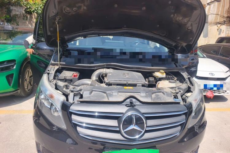 Used Mercedes-Benz Vito 2023 2.0T Elite Version 7 Seats Engine Bay