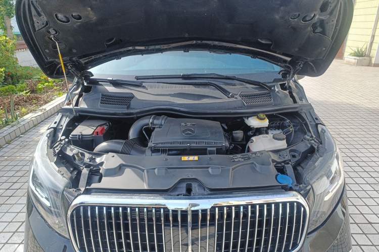 Used Mercedes-Benz Vito 2023 2.0T Business Version 7 Seats Engine Bay