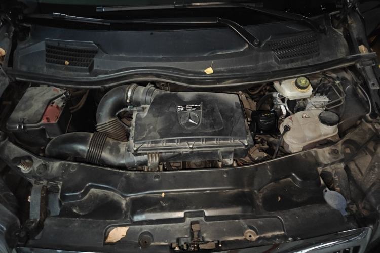 Used Mercedes-Benz Vito 2023 2.0T Elite Version 7 Seats Engine Bay