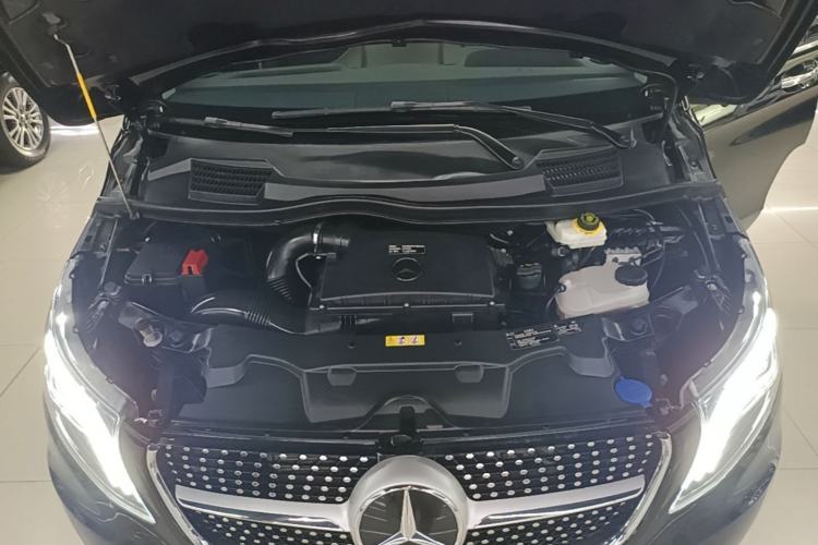 Used Mercedes-Benz Vito 2023 2.0T Elite Version 7 Seats Engine Bay
