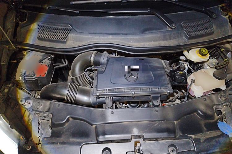 Used Mercedes-Benz Vito 2023 2.0T Business Version 7 Seats Engine Bay