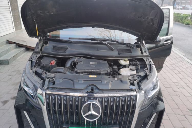 Used Mercedes-Benz Vito 2023 2.0T Business Version 7 Seats Engine Bay