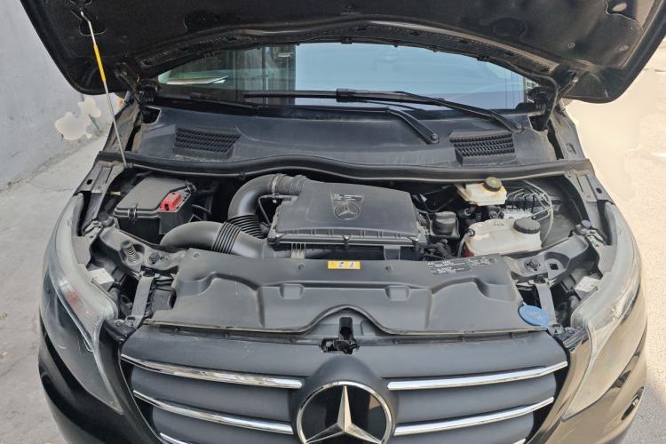 Used Mercedes-Benz Vito 2023 2.0T Business Version 7 Seats Engine Bay