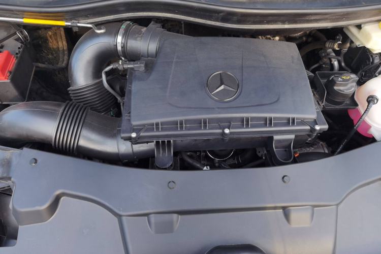 Used Mercedes-Benz Vito 2023 2.0T Business Version 7 Seats Engine Bay