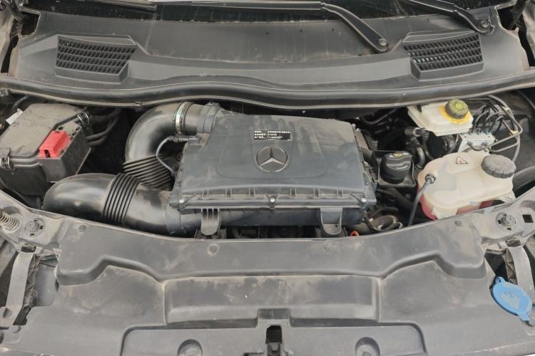 Used Mercedes-Benz Vito 2023 2.0T Elite Version 7 Seats Engine Bay