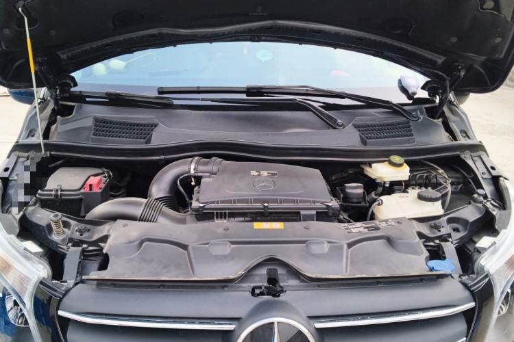 Used Mercedes-Benz Vito 2023 2.0T Elite Version 7 Seats Engine Bay
