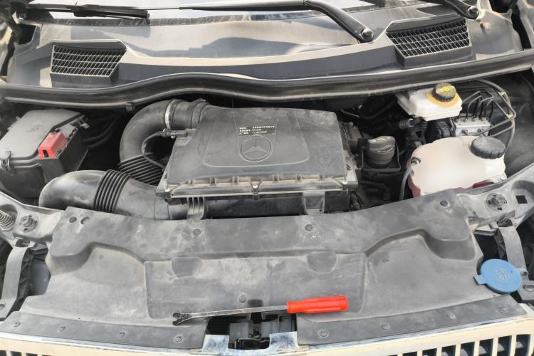 Used Mercedes-Benz Vito 2023 2.0T Elite Version 7 Seats Engine Bay