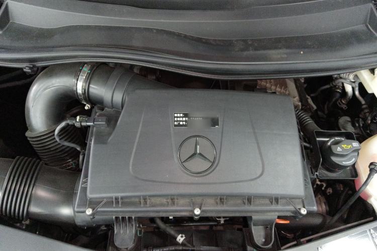 Used Mercedes-Benz Vito 2023 2.0T Elite Version 7 Seats Engine Bay