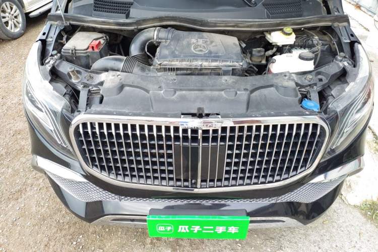 Used Mercedes-Benz Vito 2023 2.0T Elite Version 7 Seats Engine Bay