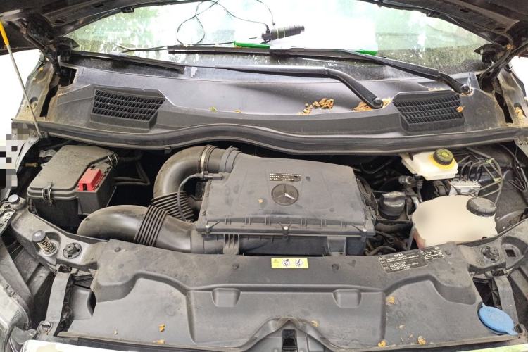 Used Mercedes-Benz Vito 2023 2.0T Elite Version 7 Seats Engine Bay