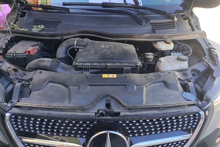 Used Mercedes-Benz Vito 2023 2.0T Business Version 7 Seats Engine Bay