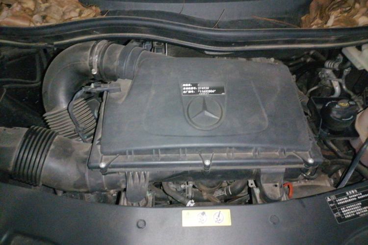 Used Mercedes-Benz Vito 2023 2.0T Elite Version 7 Seats Engine Bay