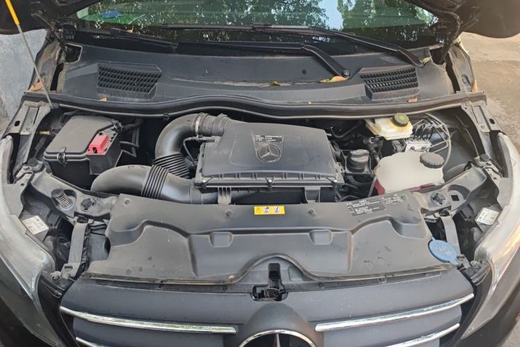 Used Mercedes-Benz Vito 2023 2.0T Business Version 7 Seats Engine Bay