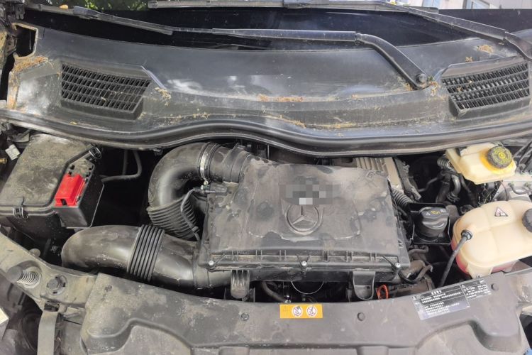 Used Mercedes-Benz Vito 2023 2.0T Business Version 7 Seats Engine Bay