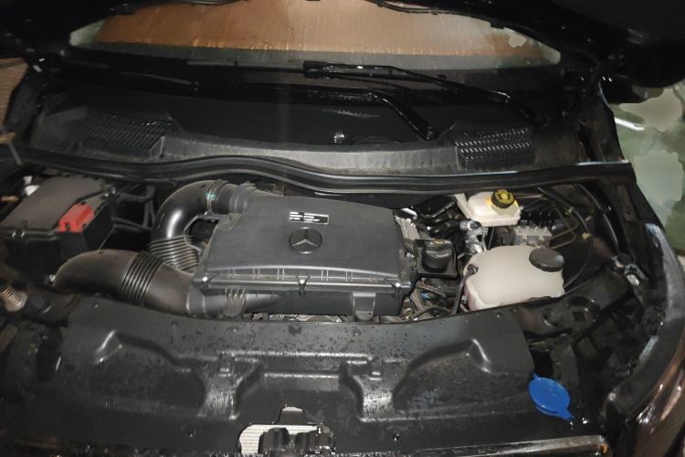 Used Mercedes-Benz Vito 2023 2.0T Business Version 7 Seats Engine Bay