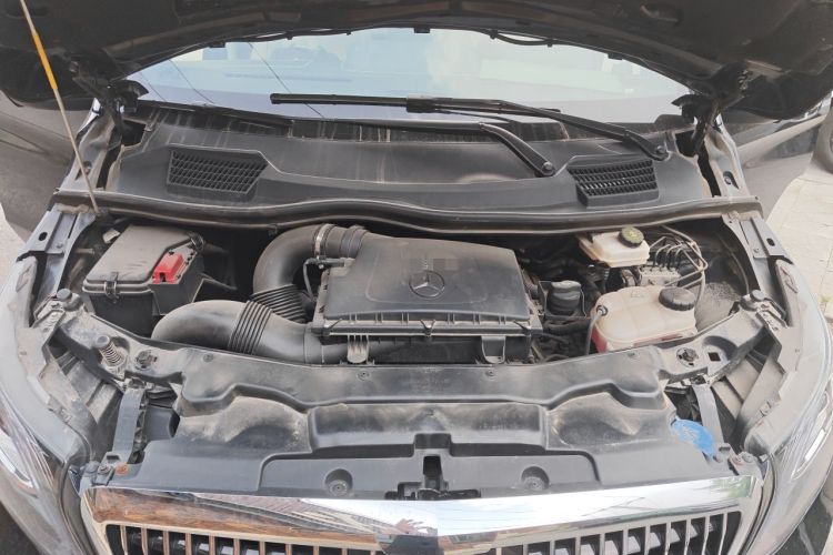 Used Mercedes-Benz Vito 2023 2.0T Business Version 7 Seats Engine Bay
