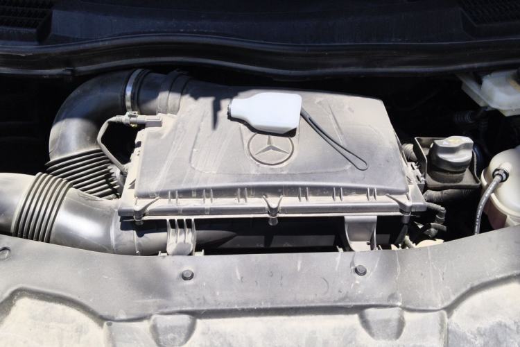 Used Mercedes-Benz Vito 2023 2.0T Business Version 7 Seats Engine Bay
