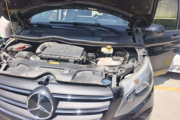 Used Mercedes-Benz Vito 2023 2.0T Elite Version 7 Seats Engine Bay Left