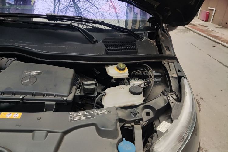 Used Mercedes-Benz Vito 2023 2.0T Business Version 7 Seats Engine Bay Left