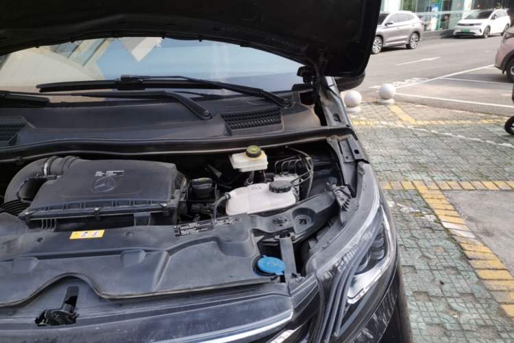 Used Mercedes-Benz Vito 2023 2.0T Business Version 7 Seats Engine Bay Left