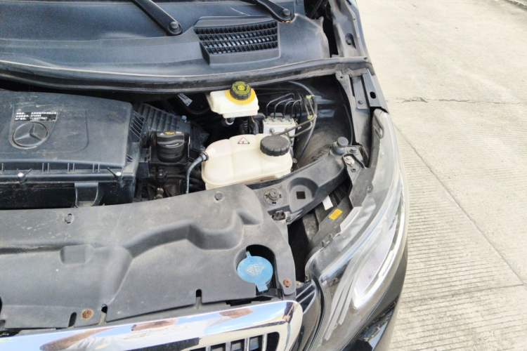 Used Mercedes-Benz Vito 2023 2.0T Business Version 7 Seats Engine Bay Left