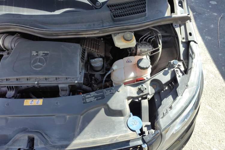 Used Mercedes-Benz Vito 2023 2.0T Elite Version 7 Seats Engine Bay Left