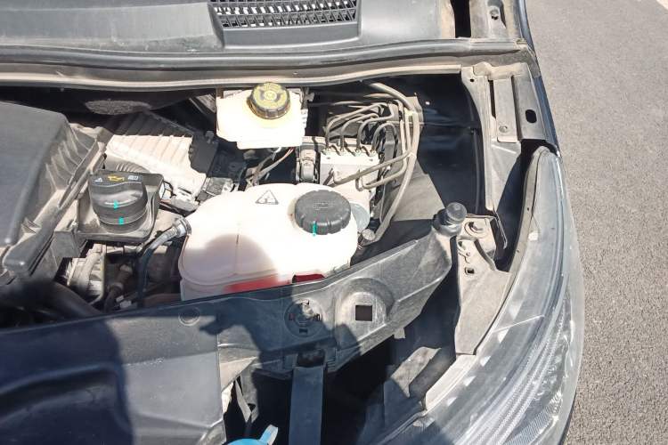 Used Mercedes-Benz Vito 2023 2.0T Business Version 7 Seats Engine Bay Left